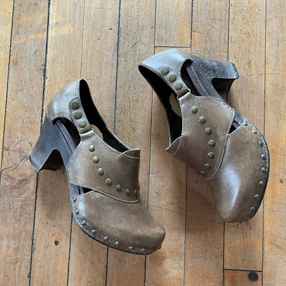 Dansko Ryder, studded, leather, 3” heeled shoes - Picture 2 of 8